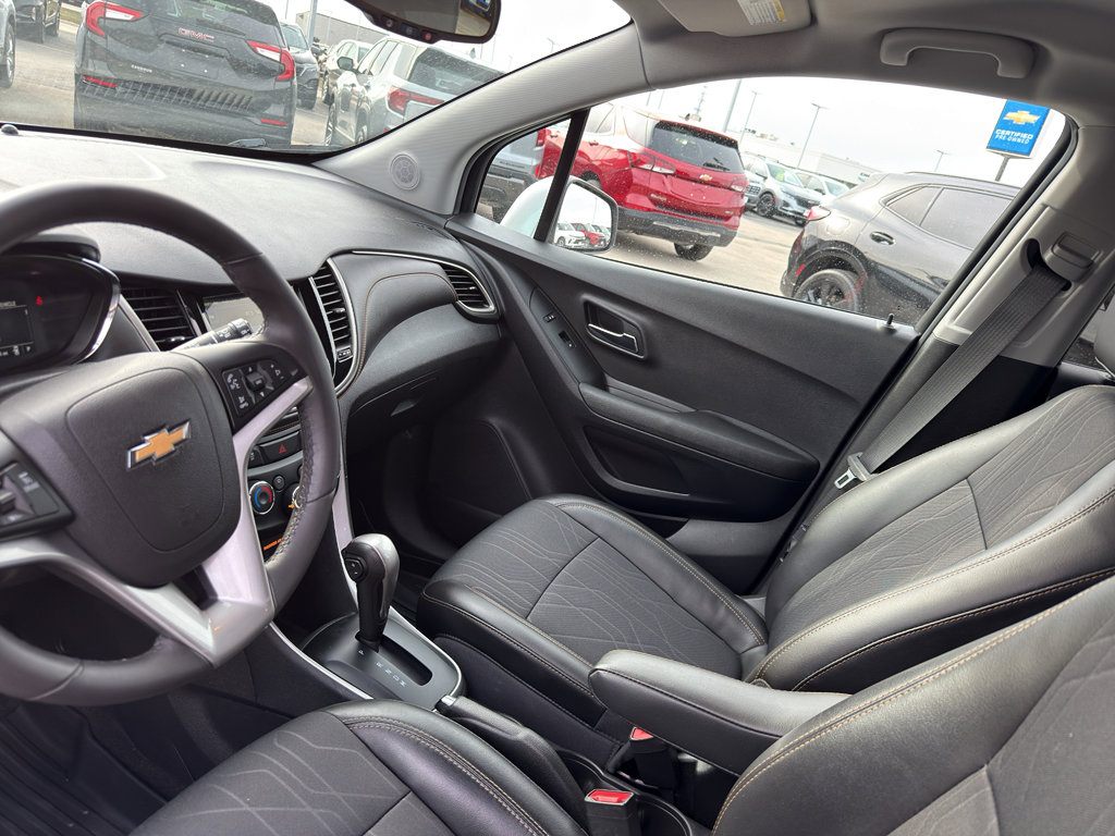 Used 2019 Chevrolet Trax LT w/ LT Convenience Package image 25