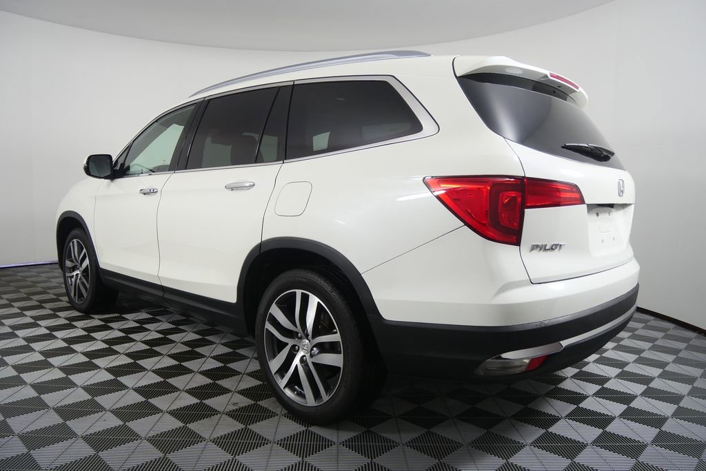 Used 2017 Honda Pilot Touring image 5