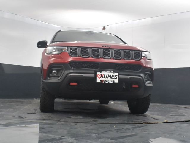 New 2026 Jeep Compass Trailhawk w/ Sun, Sound & Navigation Group AWD/4WD image 43