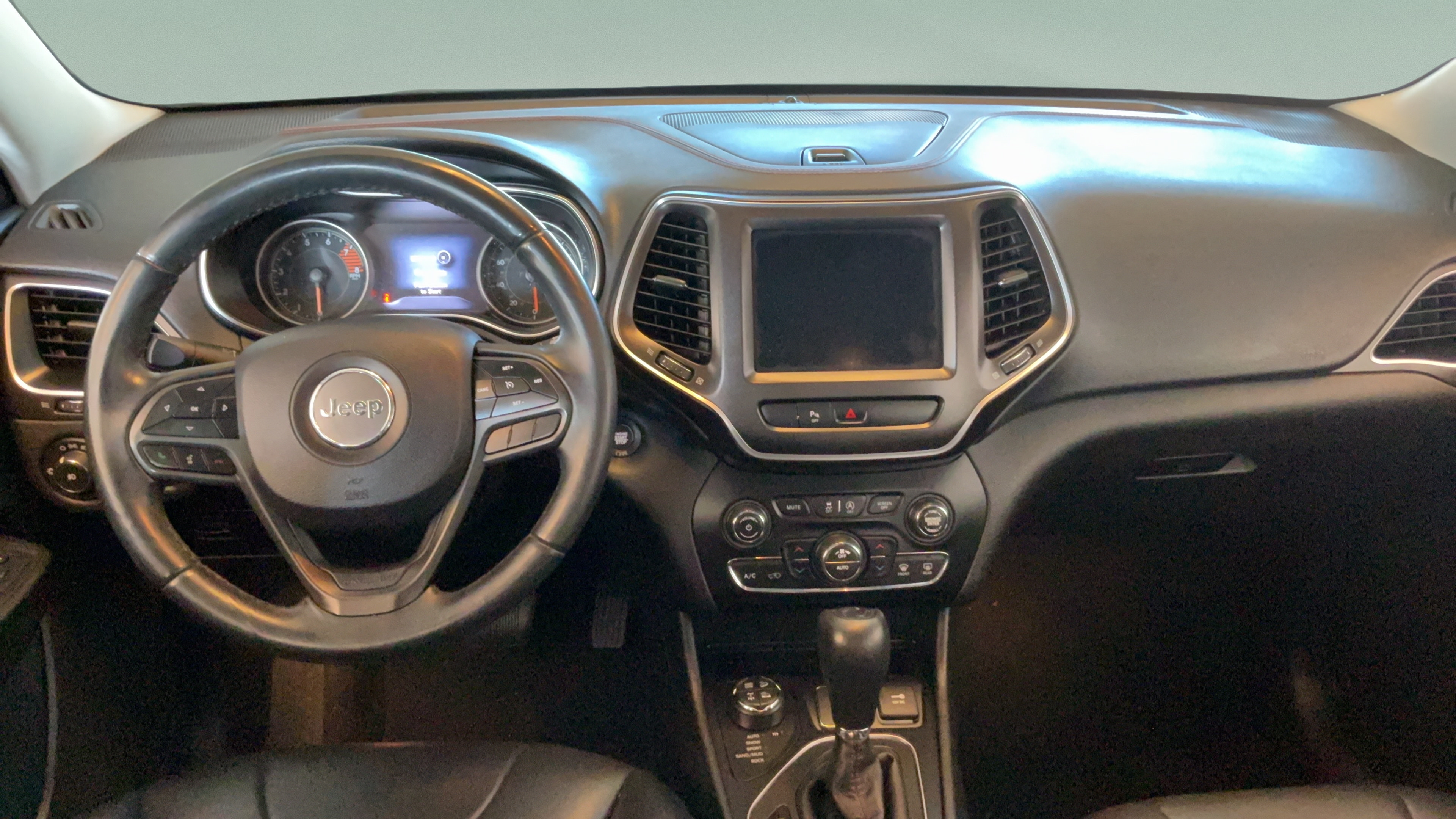 Used 2019 Jeep Cherokee Trailhawk AWD/4WD image 27
