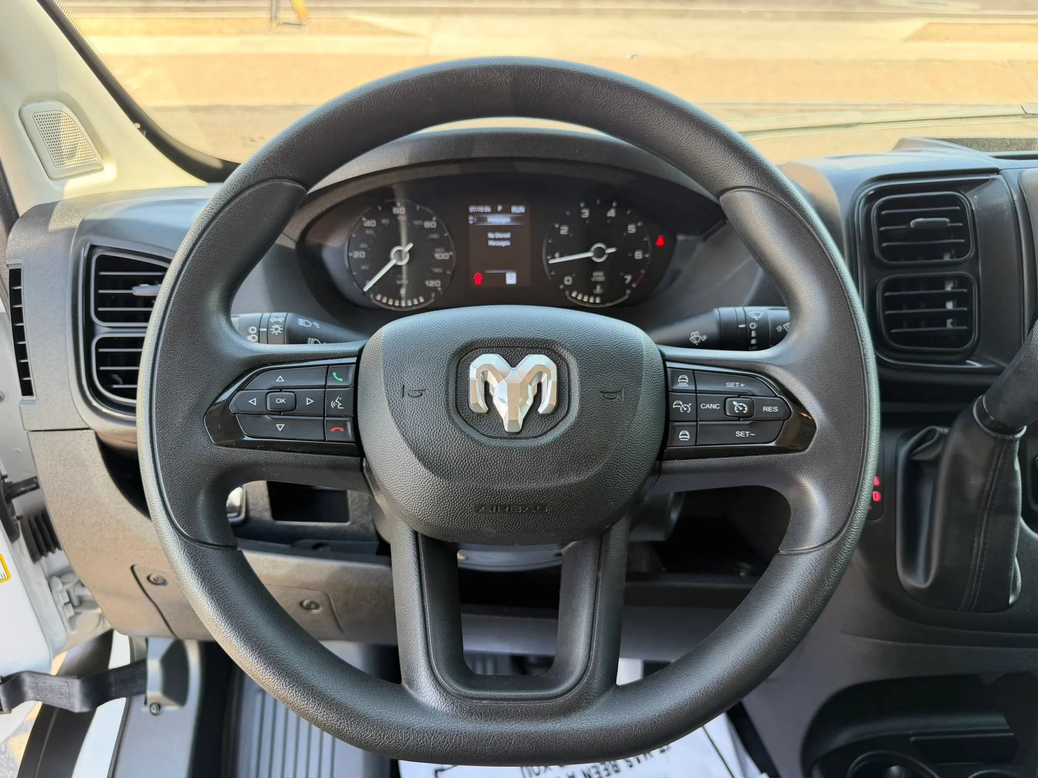 Used 2025 RAM ProMaster 2500 w/ Convenience Group FWD image 18