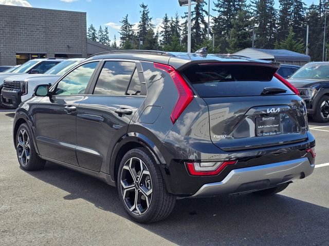 Certified 2023 Kia Niro SX Touring image 3