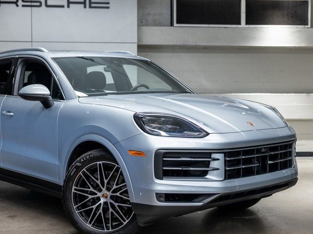 Certified 2025 Porsche Cayenne AWD/4WD image 15