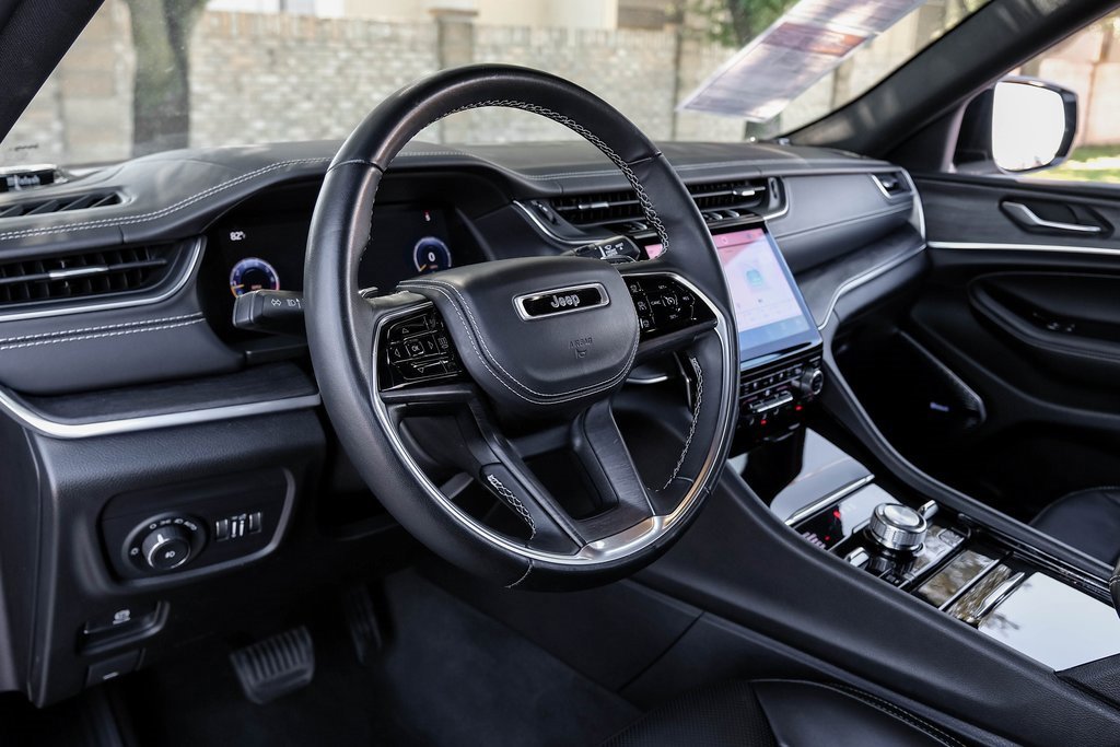 Used 2022 Jeep Grand Cherokee L Overland w/ MOPAR Finishing Package image 25