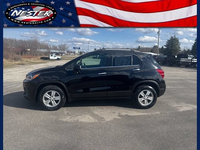 Used 2020 Chevrolet Trax LT w/ LT Convenience Package AWD/4WD image 1