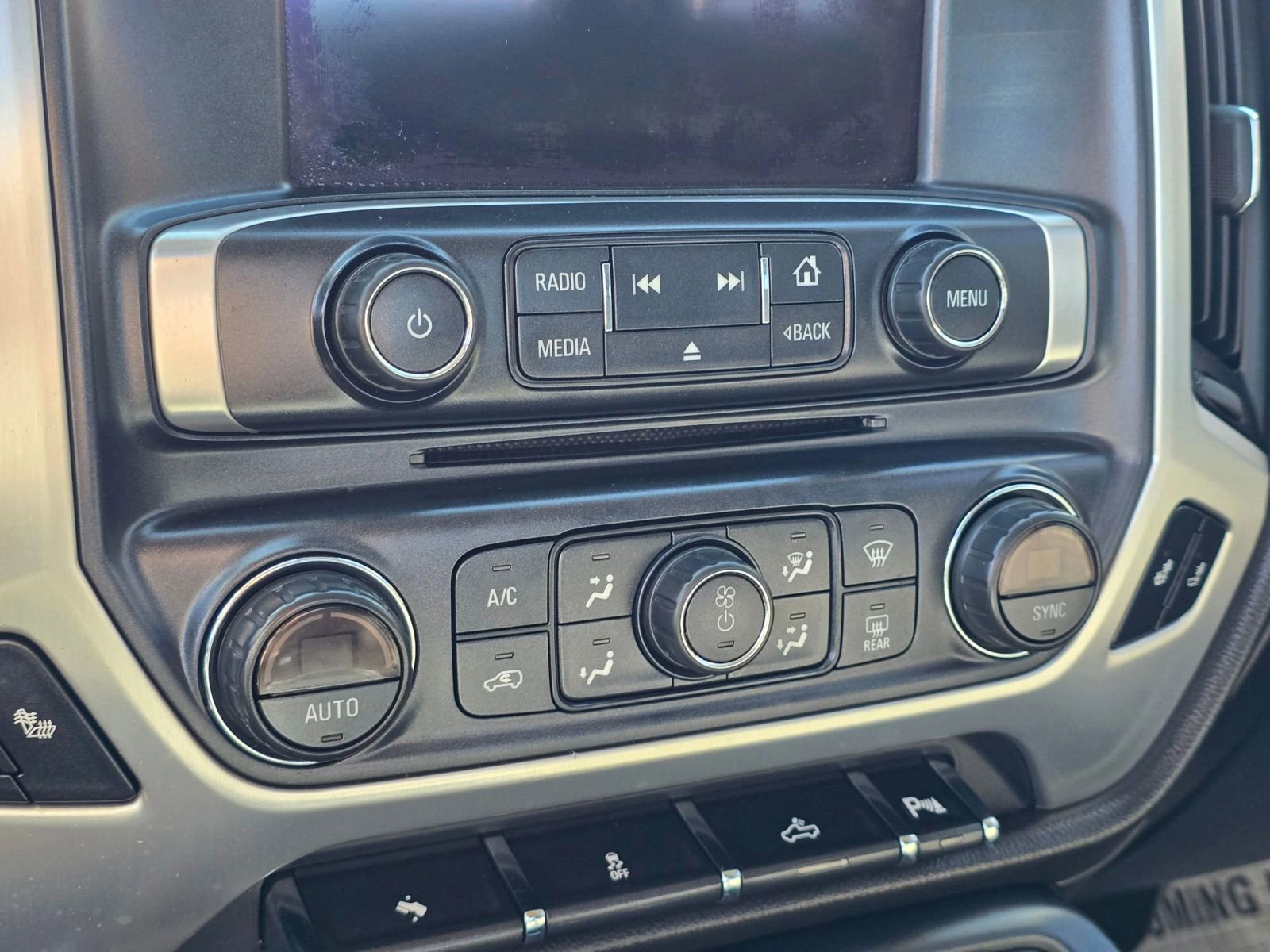 Used 2014 GMC Sierra 1500 SLE w/ SLE Value Package AWD/4WD image 27