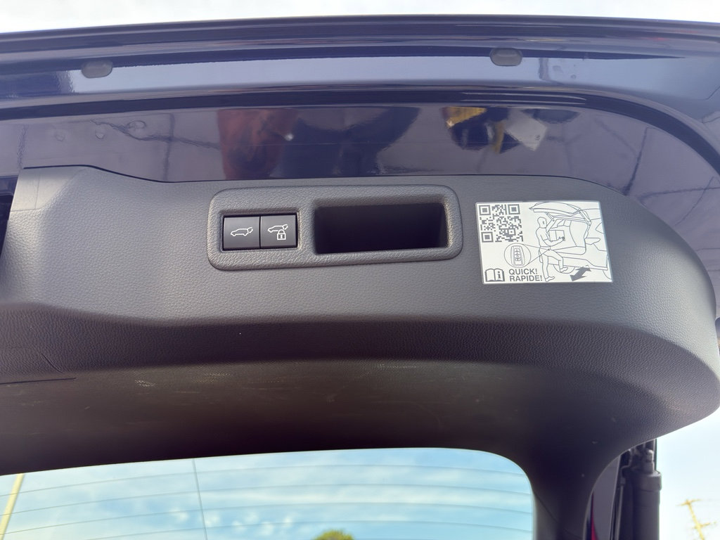 Used 2021 Toyota Venza XLE w/ Softex Package image 11