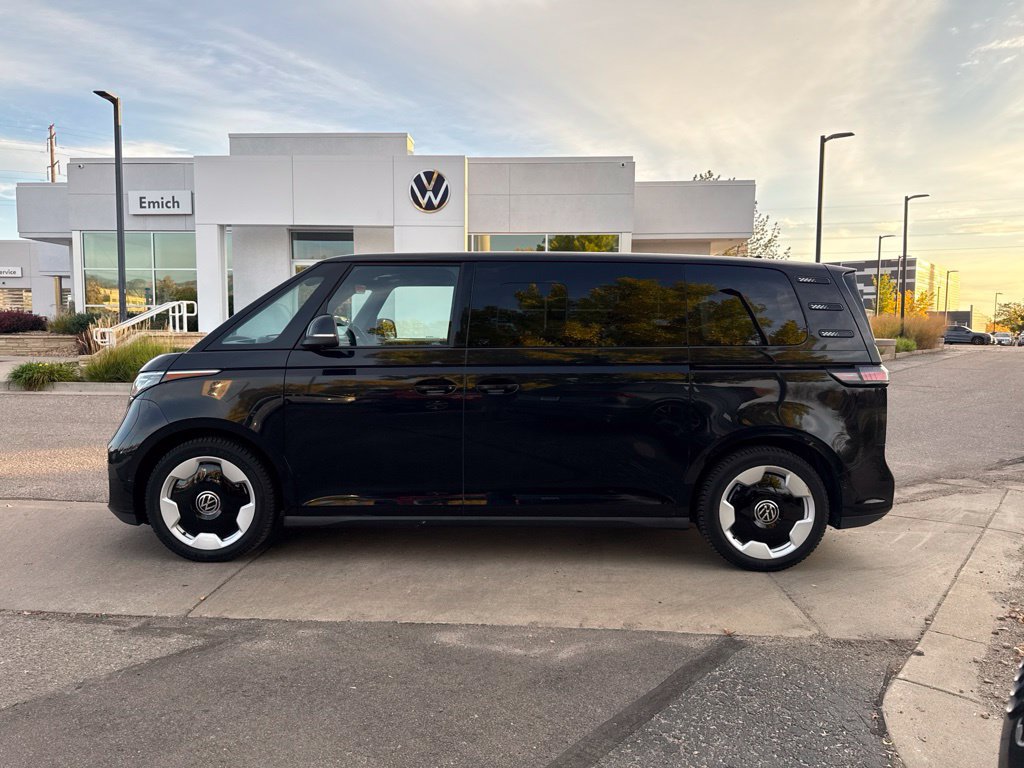 Certified 2025 Volkswagen ID. Buzz Pro S Plus AWD/4WD image 2