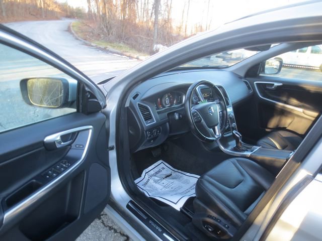 Used 2016 Volvo XC60 T6 AWD/4WD image 7