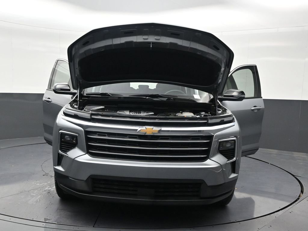 Used 2025 Chevrolet Traverse LT FWD image 35