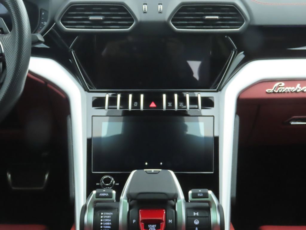 Used 2022 Lamborghini Urus image 14