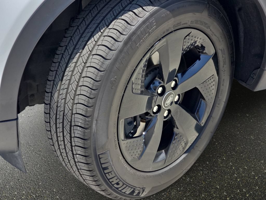 Certified 2023 Land Rover Discovery Sport S AWD/4WD image 32