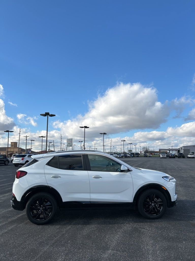 Used 2024 Buick Encore GX Sport Touring FWD image 19