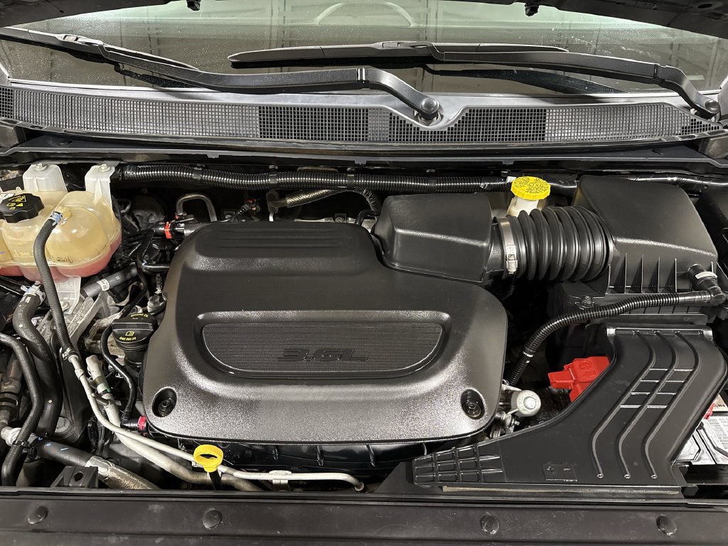 Used 2023 Chrysler Pacifica Touring-L FWD image 25