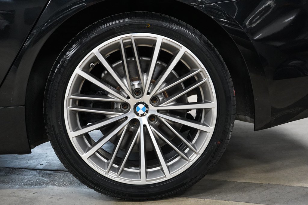 Used 2017 BMW 540i RWD image 34