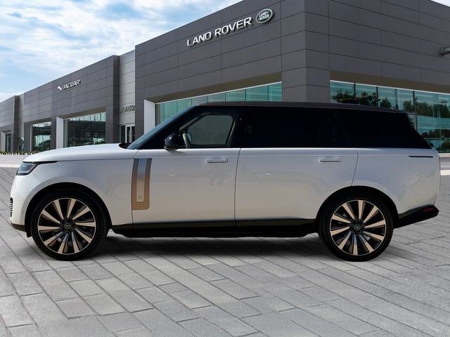 Certified 2024 Land Rover Range Rover SV AWD/4WD image 2