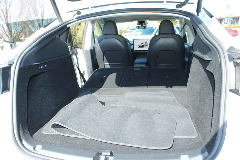Used 2024 Tesla Model Y Long Range AWD/4WD image 34