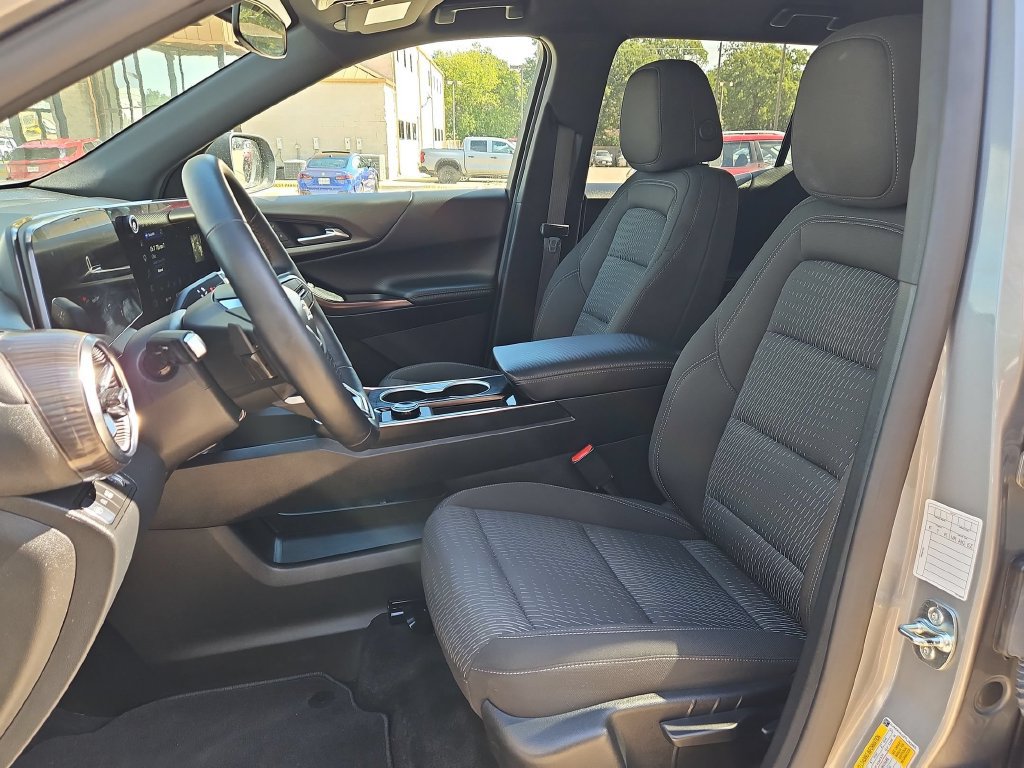 Used 2026 Chevrolet Equinox LT FWD image 25