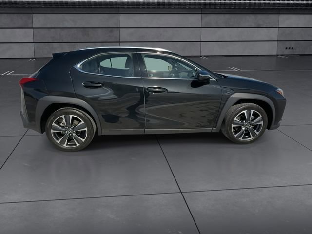 Certified 2022 Lexus UX 200 200 w/ Accessory Package (Z1) image 9
