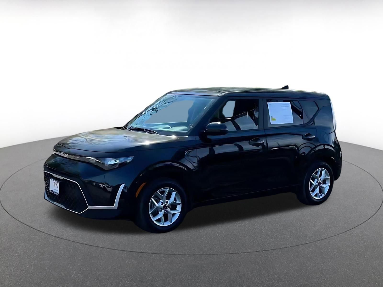 Used 2025 Kia Soul LX w/ LX Technology Package image 8