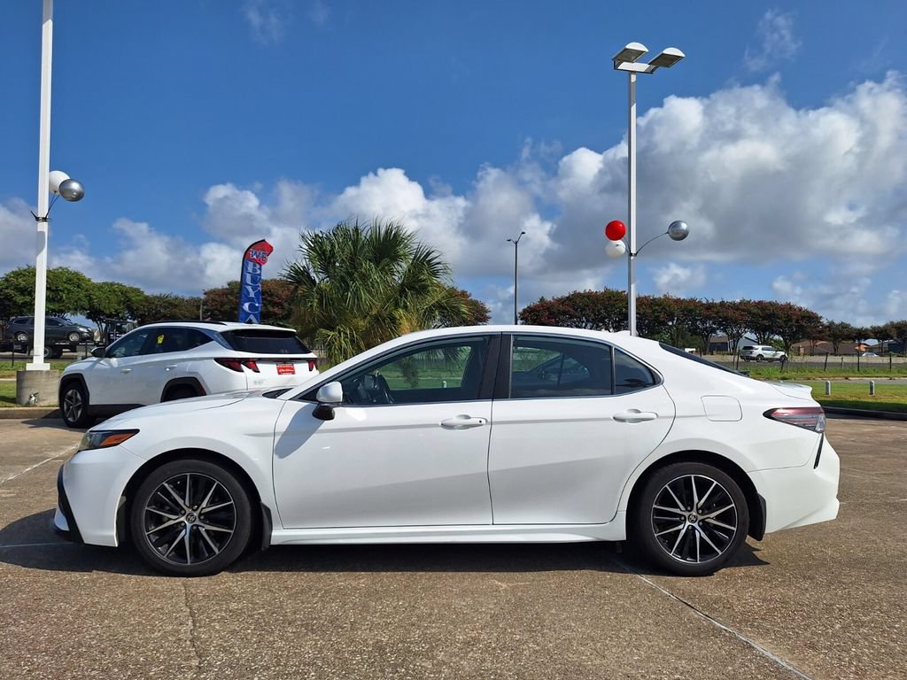 Used 2023 Toyota Camry SE FWD image 7