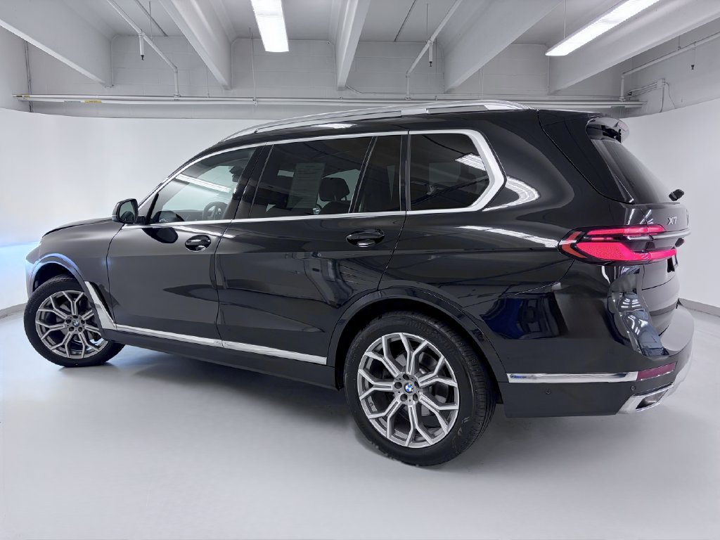 Used 2023 BMW X7 xDrive40i w/ Premium Package AWD/4WD image 7
