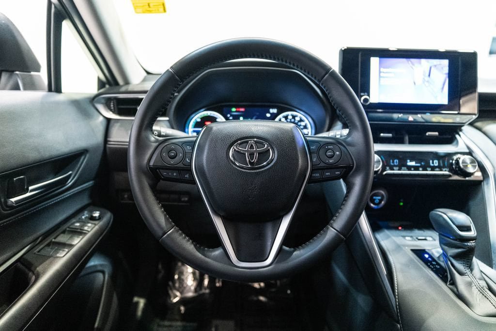 Certified 2024 Toyota Venza LE AWD/4WD image 16