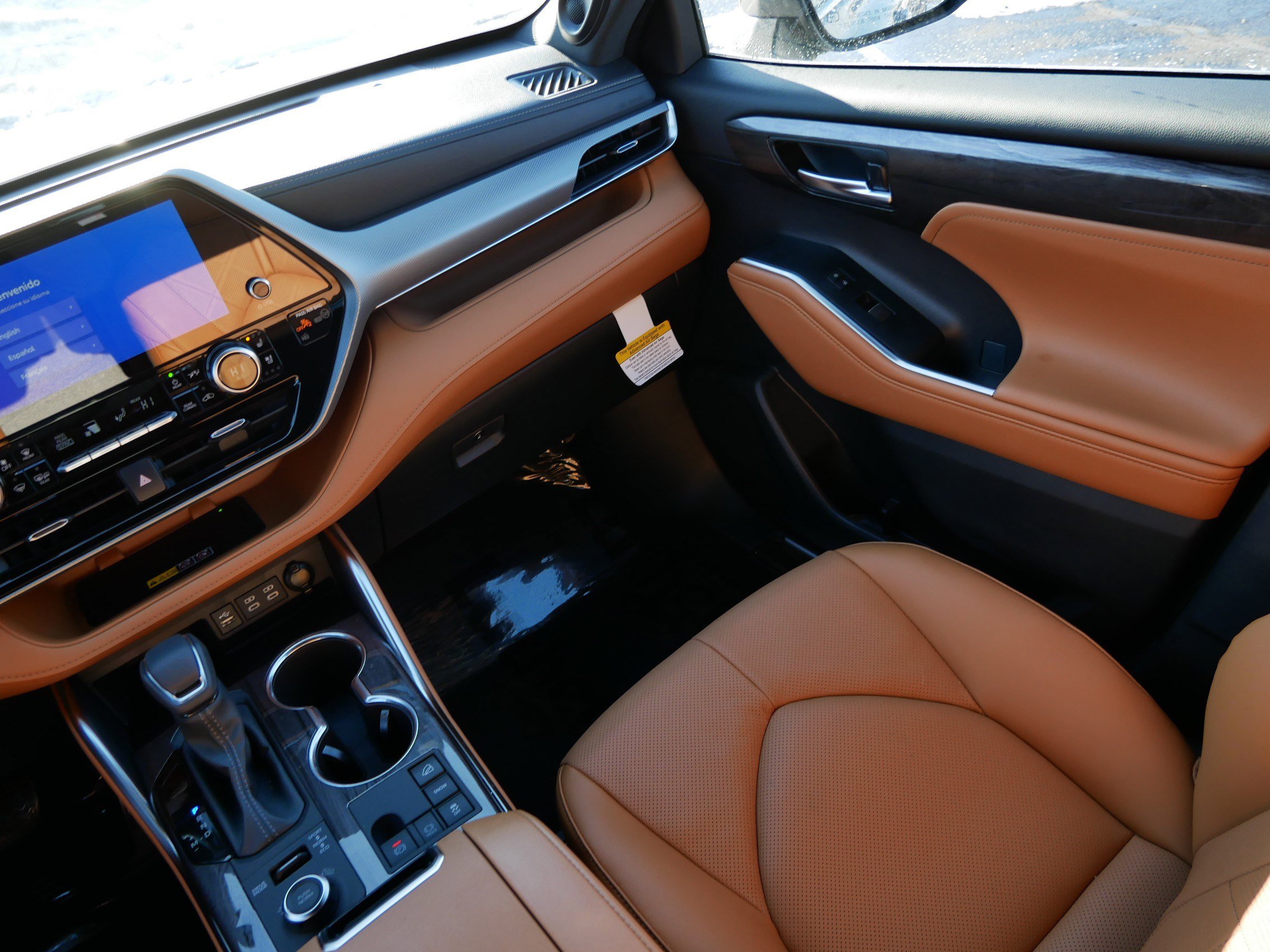 Certified 2026 Toyota Highlander Platinum image 11