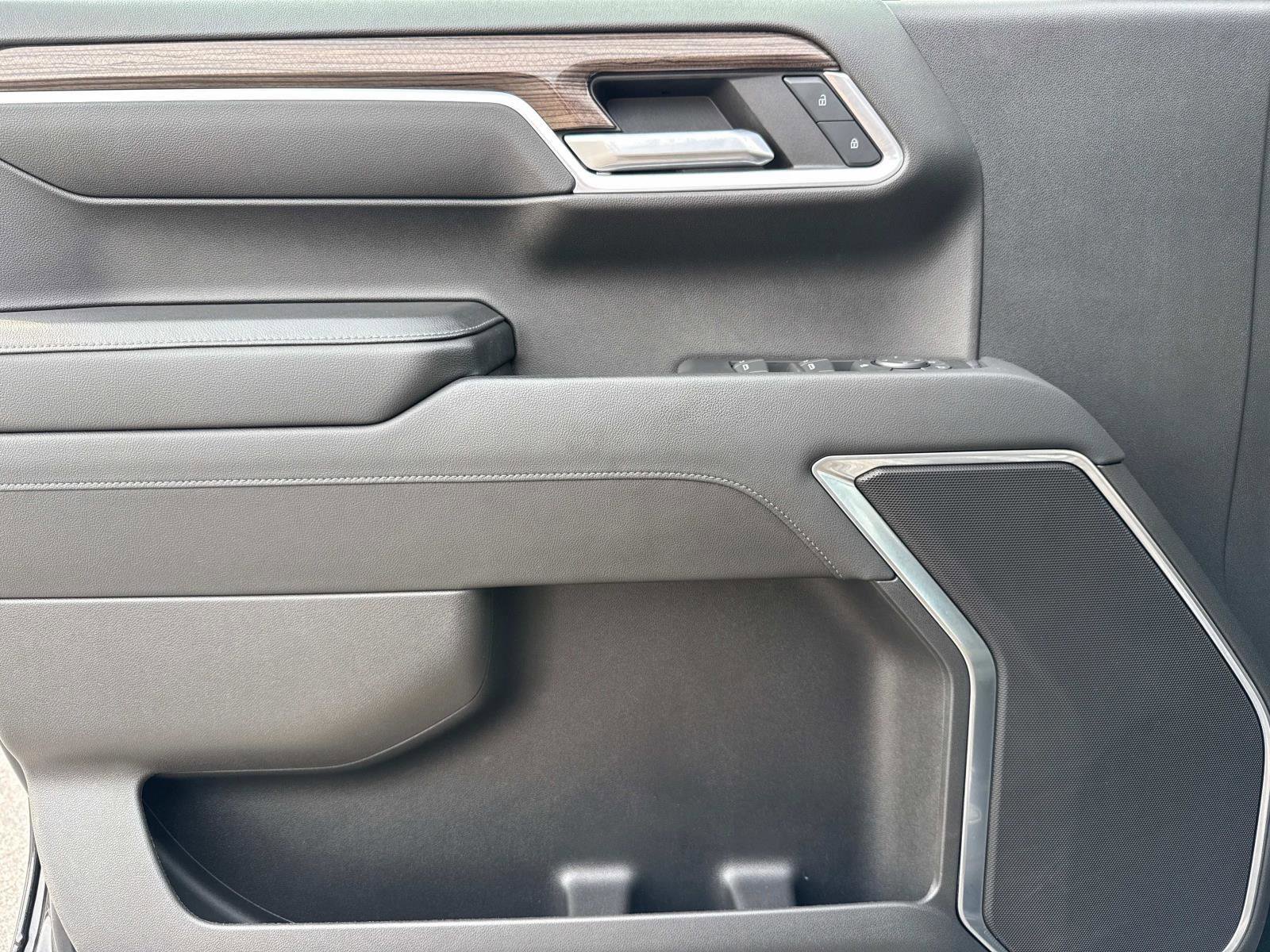 Used 2022 Chevrolet Silverado 1500 RST image 16