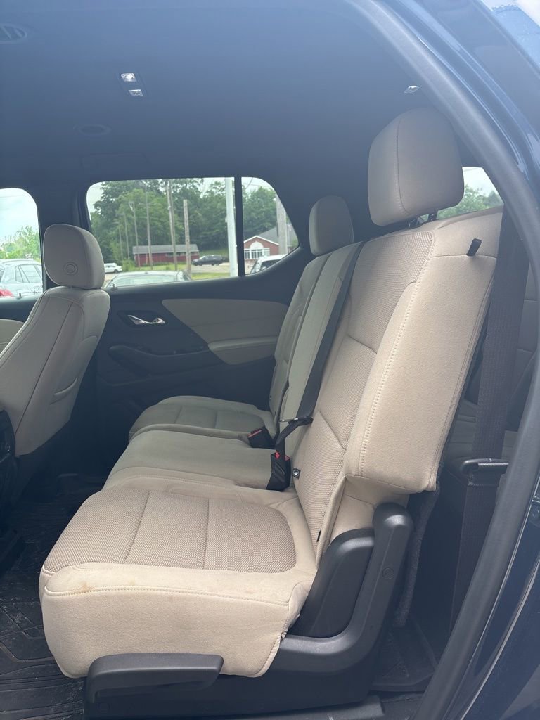 Used 2022 Chevrolet Traverse LS AWD/4WD image 10