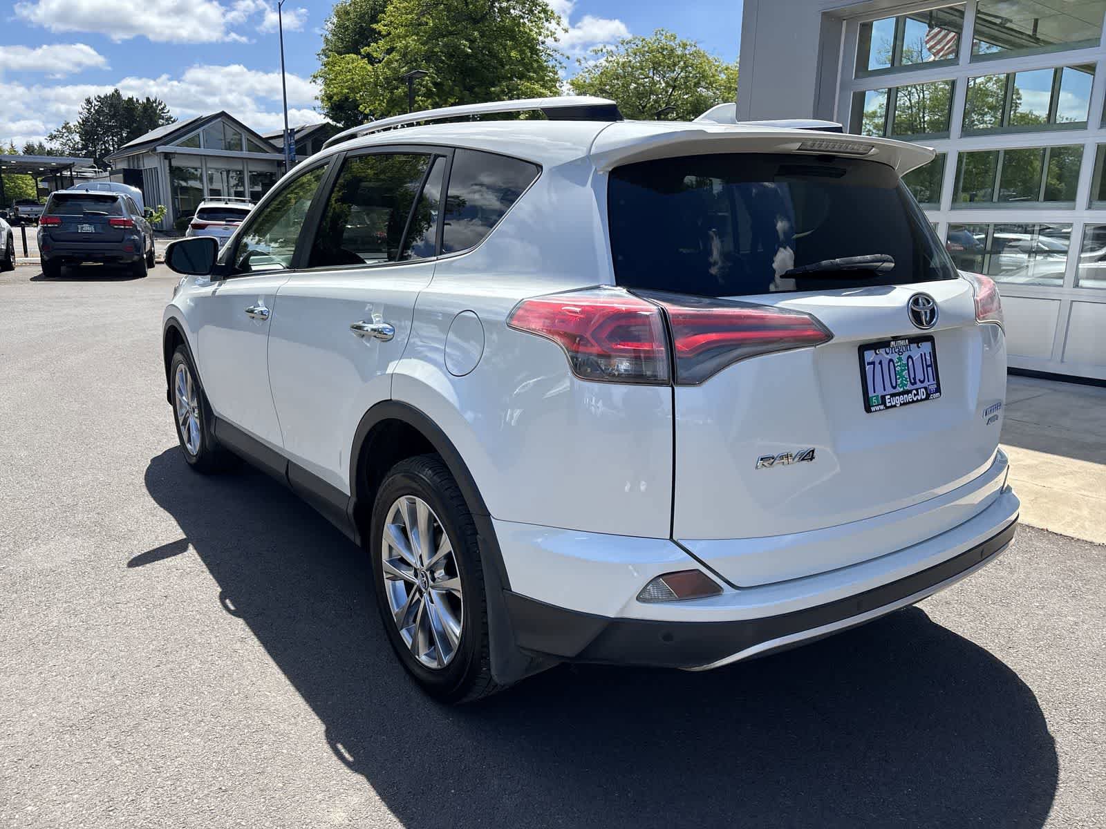 Used 2016 Toyota RAV4 Limited w/ Advanced Technology Package AWD/4WD image 3