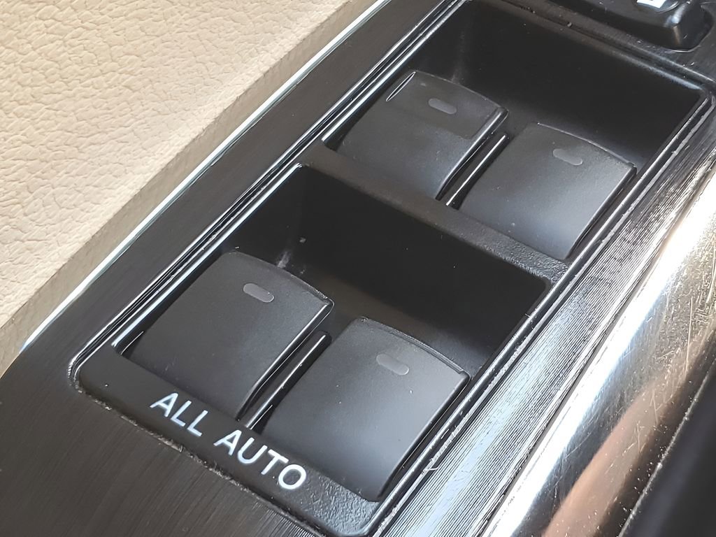 Used 2018 Toyota Avalon Limited w/ Protection Package image 35