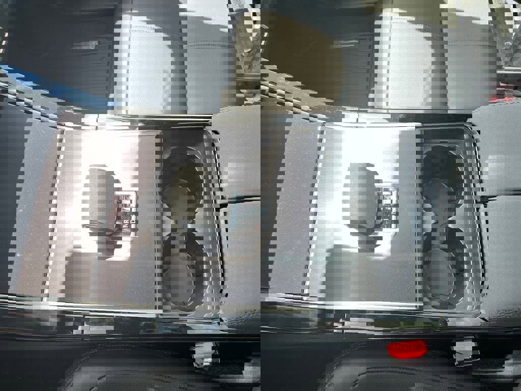 New 2026 Land Rover Range Rover Velar Dynamic SE image 20