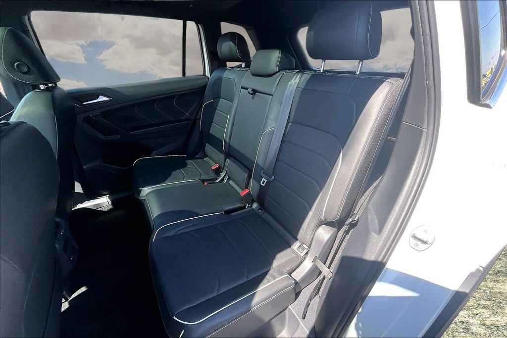 Used 2022 Volkswagen Tiguan SEL R-Line AWD/4WD image 22