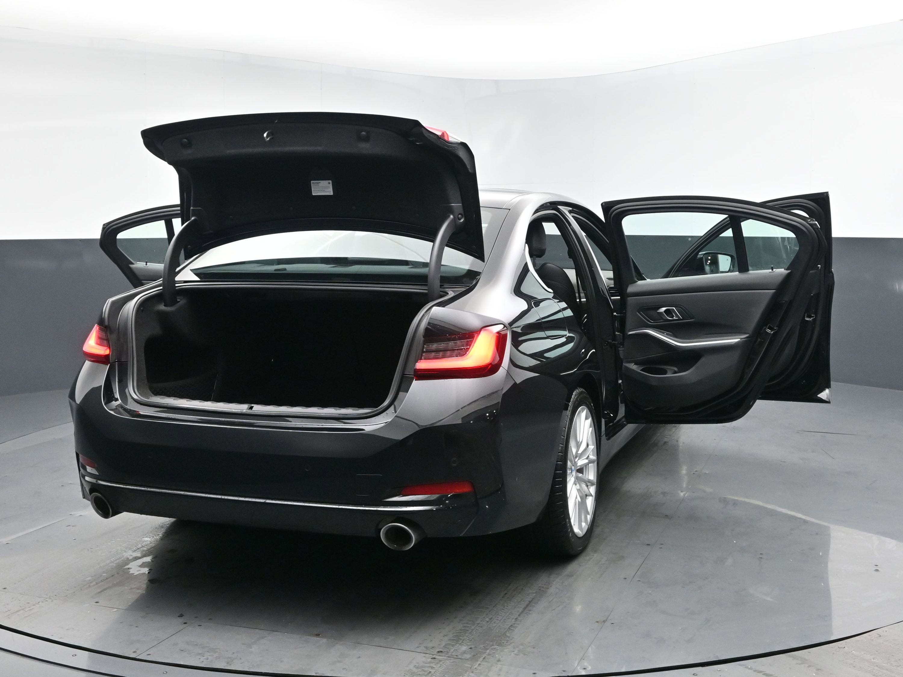 Used 2024 BMW 330i Sedan image 30