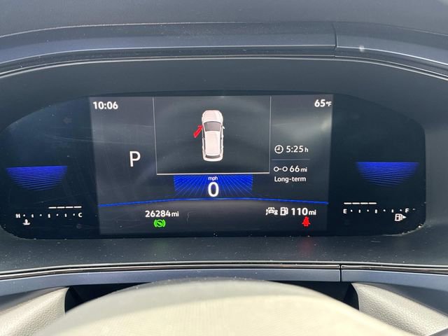 Certified 2022 Volkswagen Taos SE w/ Panoramic Sunroof Package image 17