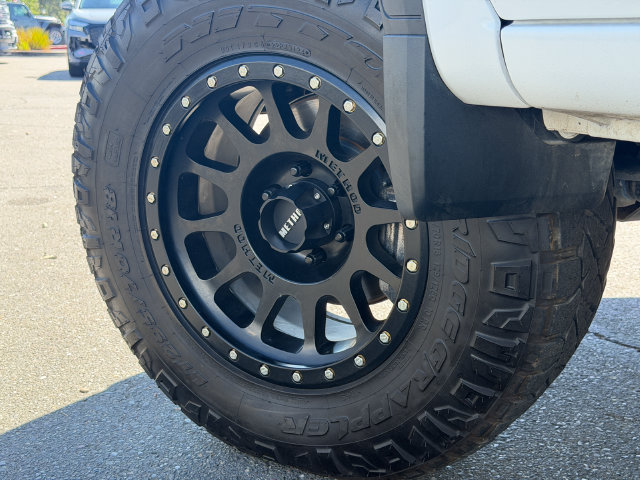 Used 2023 GMC Sierra 1500 AT4 w/ AT4 Premium Package AWD/4WD image 14