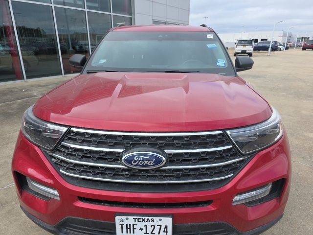 Used 2023 Ford Explorer XLT w/ Equipment Group 202A image 3