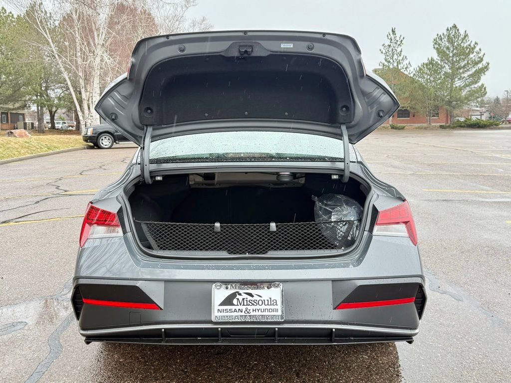 New 2026 Hyundai Elantra Limited image 40