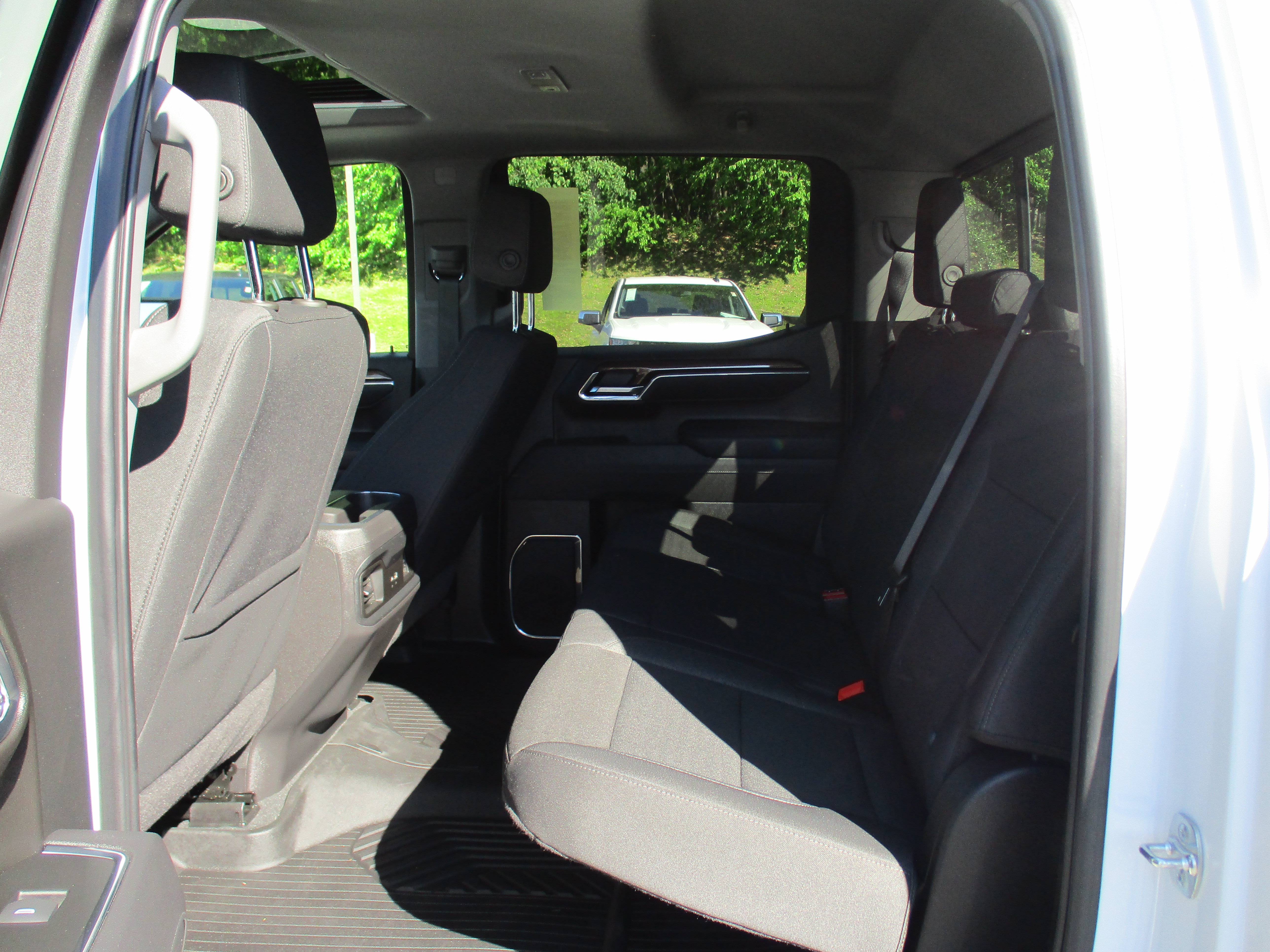 Used 2025 Chevrolet Silverado 1500 LT Trail Boss w/ Convenience Package II AWD/4WD image 13