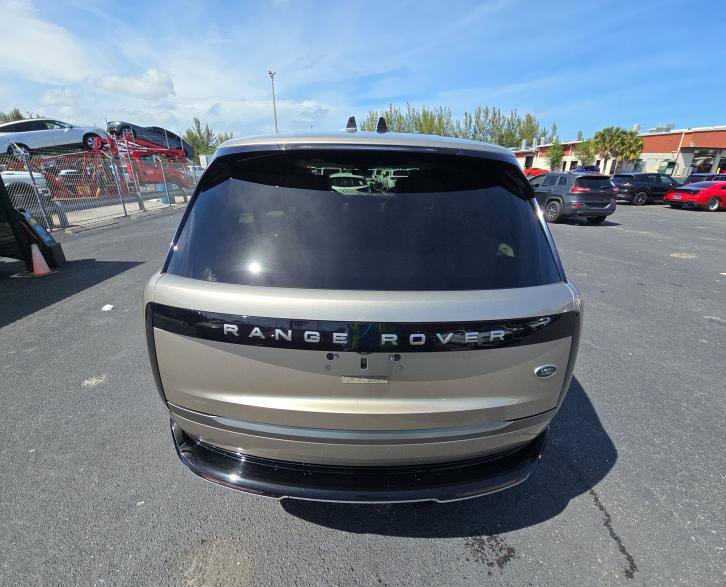 Used 2022 Land Rover Range Rover Long Wheelbase SE AWD/4WD image 5