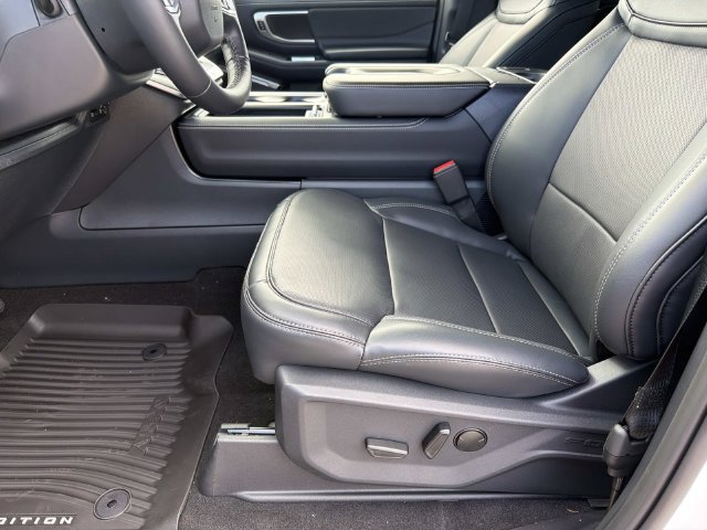 New 2026 Ford Expedition Platinum w/ Stealth Performance Package AWD/4WD image 22