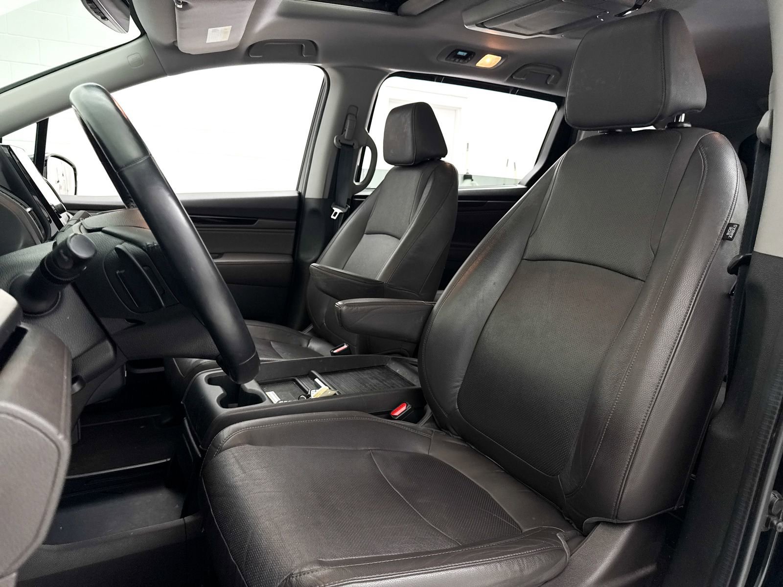 Used 2018 Honda Odyssey Elite image 19