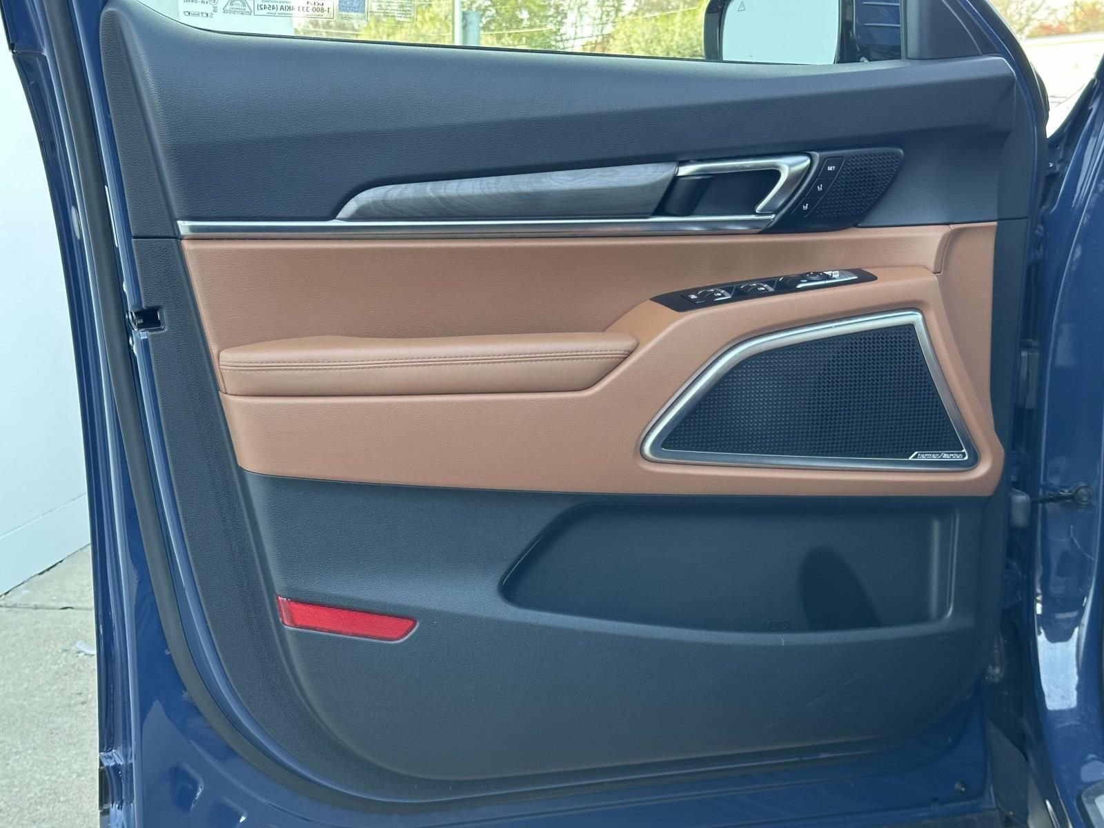 Used 2024 Kia Telluride SX X-Line image 16