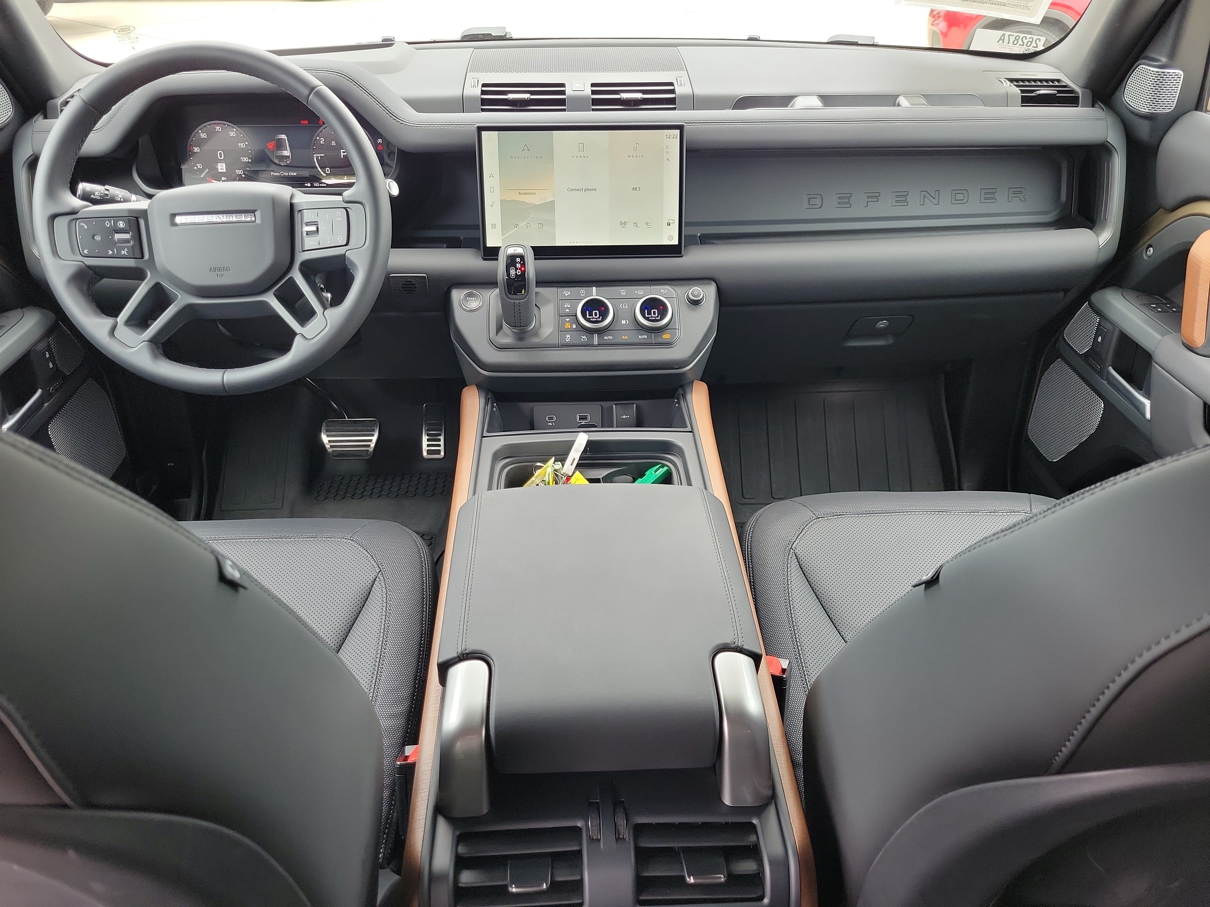 Used 2024 Land Rover Defender 130 X AWD/4WD image 12