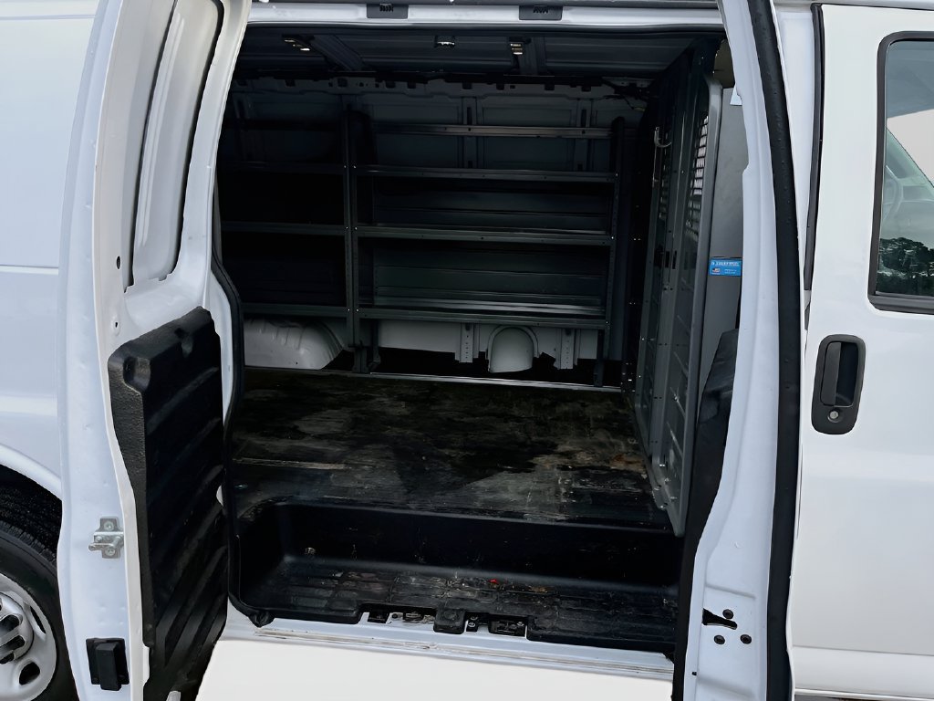 Used 2024 Chevrolet Express 2500 RWD image 23