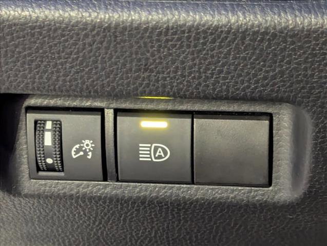 Used 2025 Toyota RAV4 XLE FWD image 7