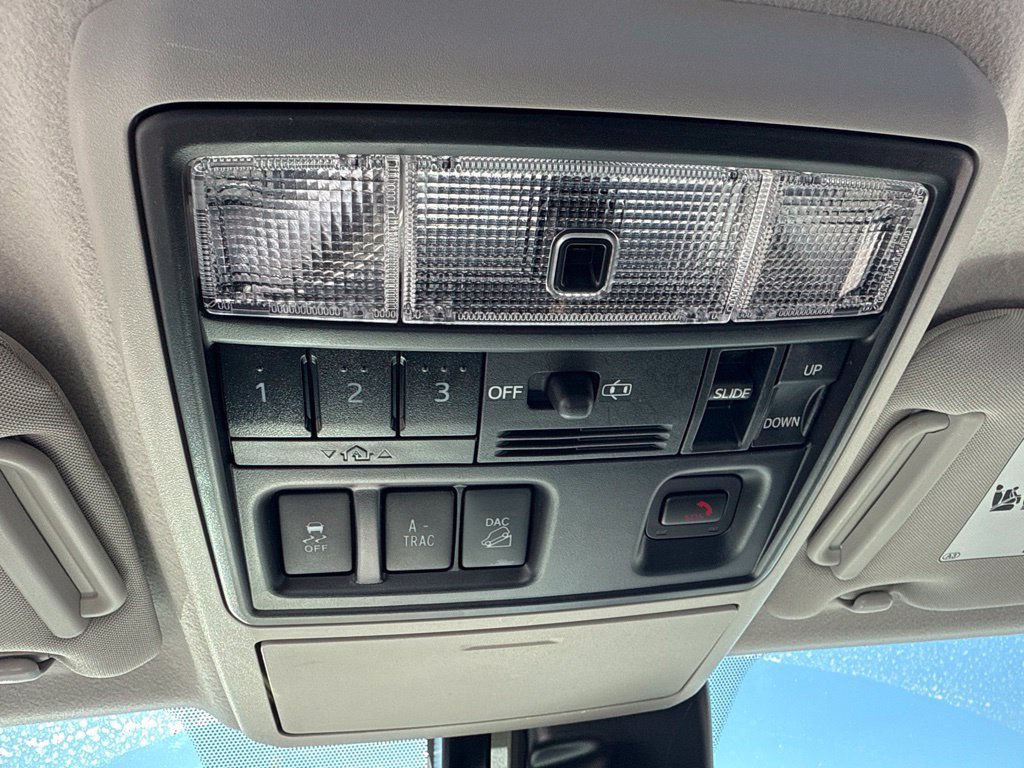 Used 2023 Toyota 4Runner Limited AWD/4WD image 43
