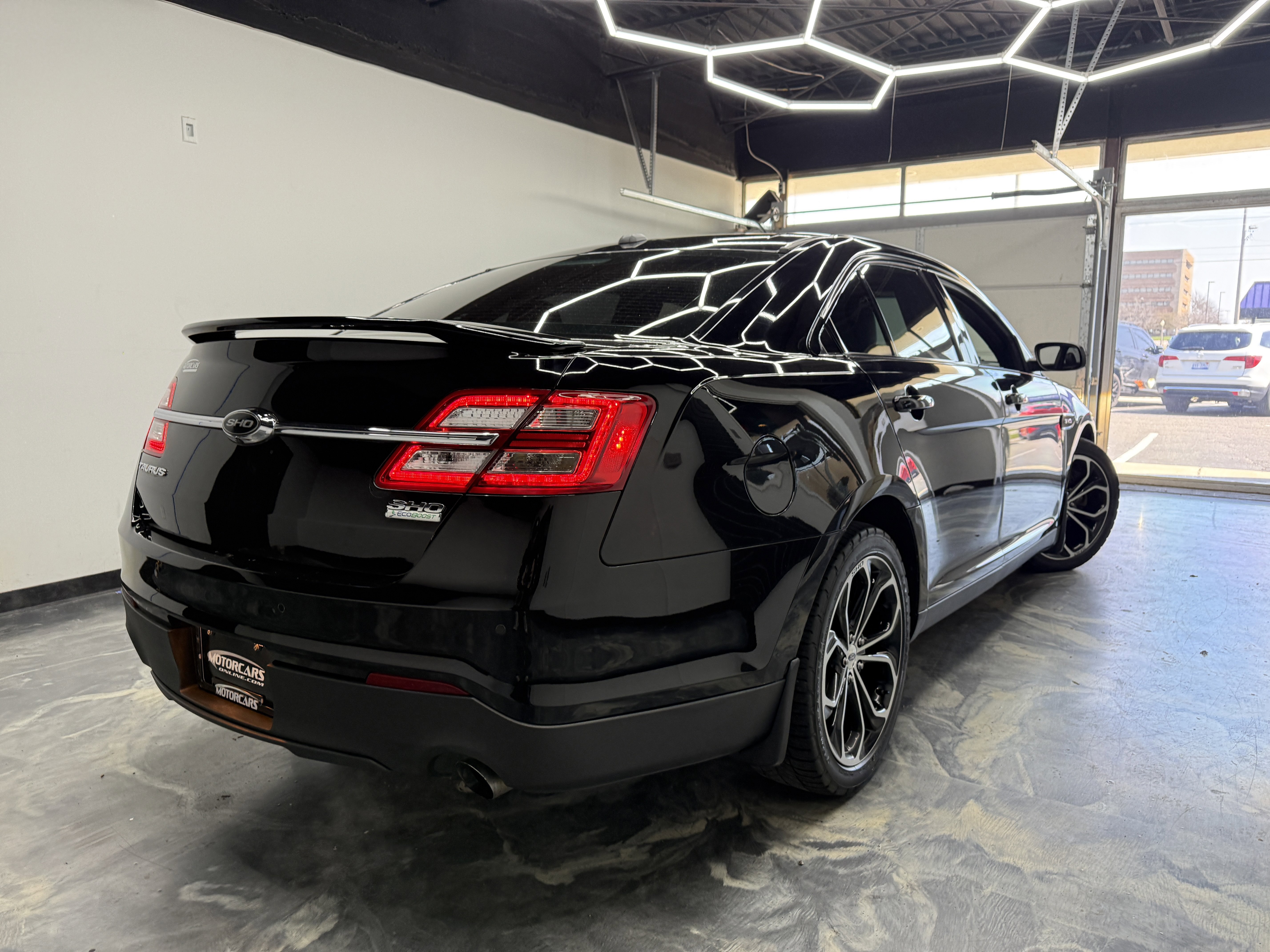 Used 2018 Ford Taurus SHO w/ Sho Performance Package image 5