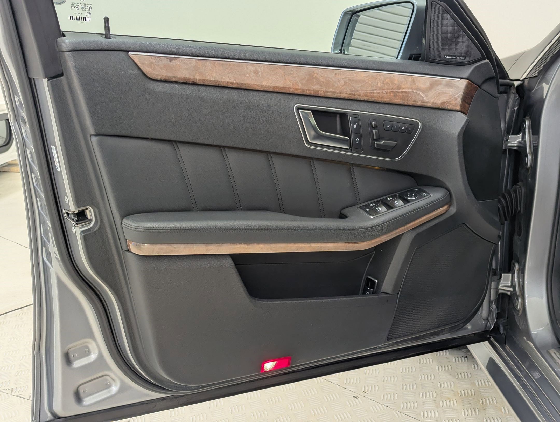 Used 2012 Mercedes-Benz E 350 4MATIC Sedan image 25